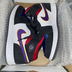 Jordan 1 Mid- Lakers Top 3 (gs)